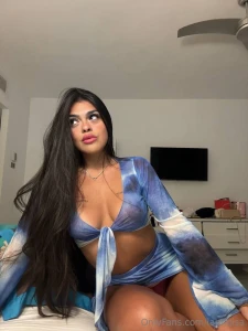 There are looks that are never forgotten and caresses that can be felt