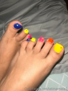 Did you like this toes how many of you prefer designs and bright part 1