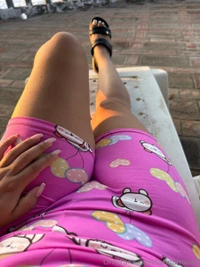 Do i look cute who wants to clean my feet