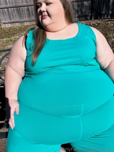 My husband spoiled me with this teal jumpsuit and let me tell you it part 3