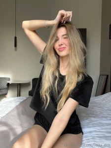 I had a dream last night the kind that leaves a little heat on your