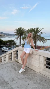 It s been sooo hot all day i had no choice but to hide out at the part 1