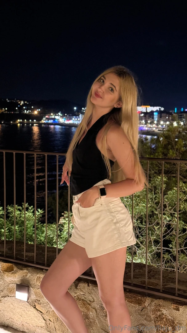 I really do love nighttime walks i just walk and smile without even 