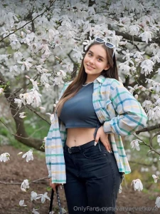 Fresh college cutie leya_le wants to show daddy how wet she is this part 177