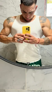 Watch me masturbate in front of the mirror with lots of milk