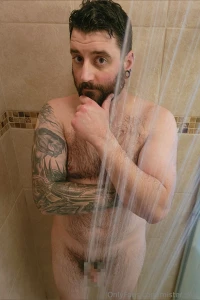 I think this shower could use a second person