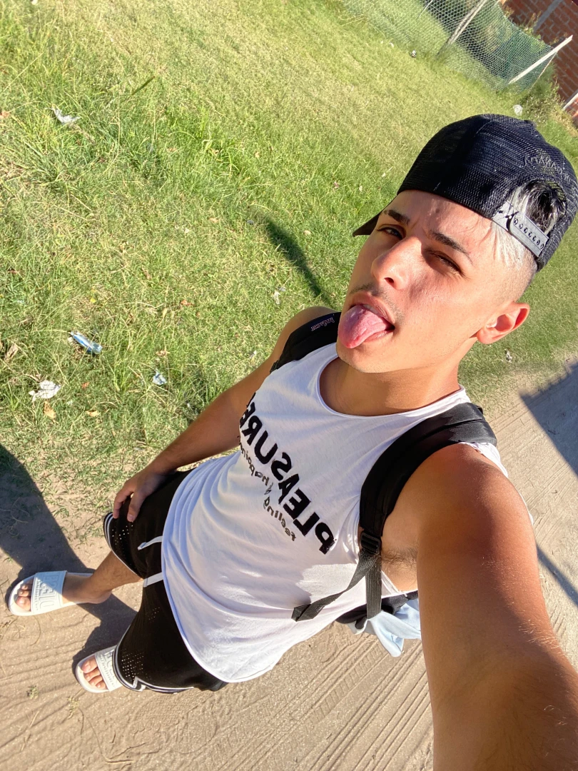 Hello love do i look cute 