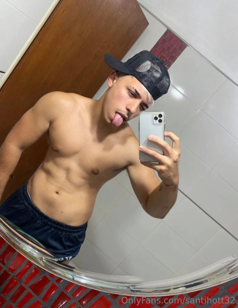 Happy new year to all i love you very much 