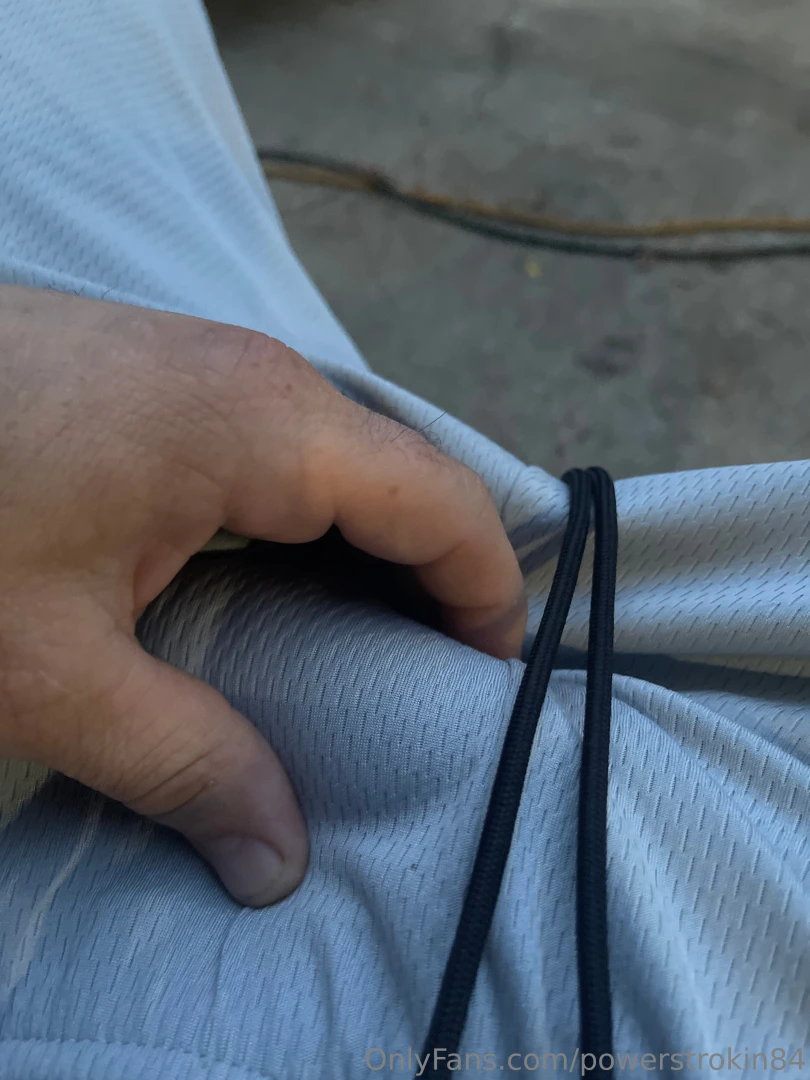 Who wants a lubed cum video tonight looks like i m taking care of 