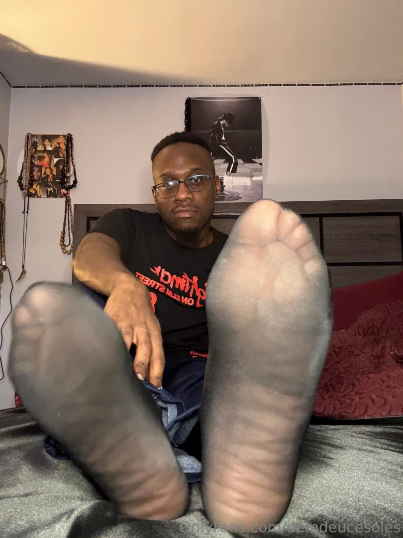 Smell my sheer socks boyyyyyy 