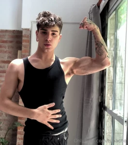 A fuckboy with amazing abs free account sofancyy vip account