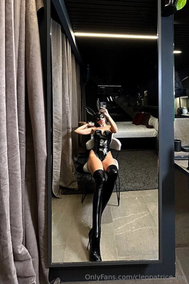 How many thoughts did this photo interrupt 