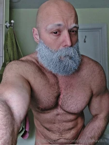 Santa claus is cumming tonight see what i did there yeah alright