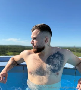 Send me a tip and i ll give you a surprise in your messages