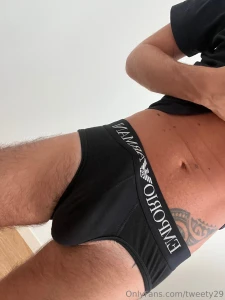 Send the tips you want and i will send you the picture without briefs