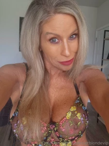 Milf monday part 149