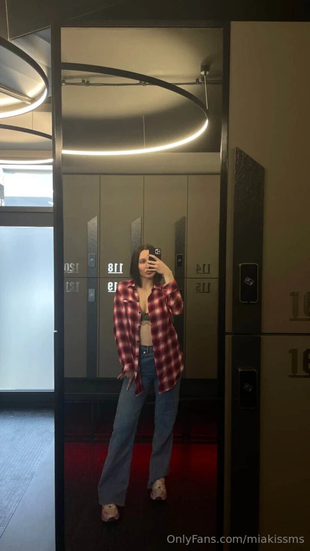 Spent hours in gym pumping my ass for you 