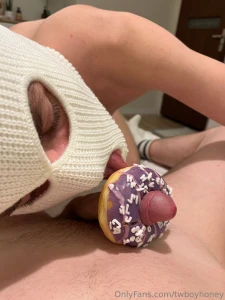 Who wanna eat some donut part 1