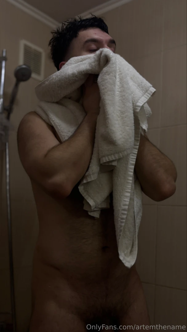 Just beautiful nudes after a shower 