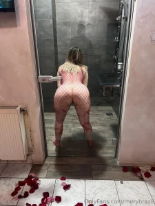 Buna diminea a a i golit coaiele unde a i ejaculat pulo ilor part 1