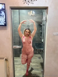 Bun diminea a din baie va doresc un weekend fierbinte asa cum o sa fie