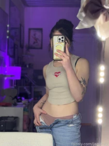 Gotta clean my dirty dirty mirror hope you re all having a good