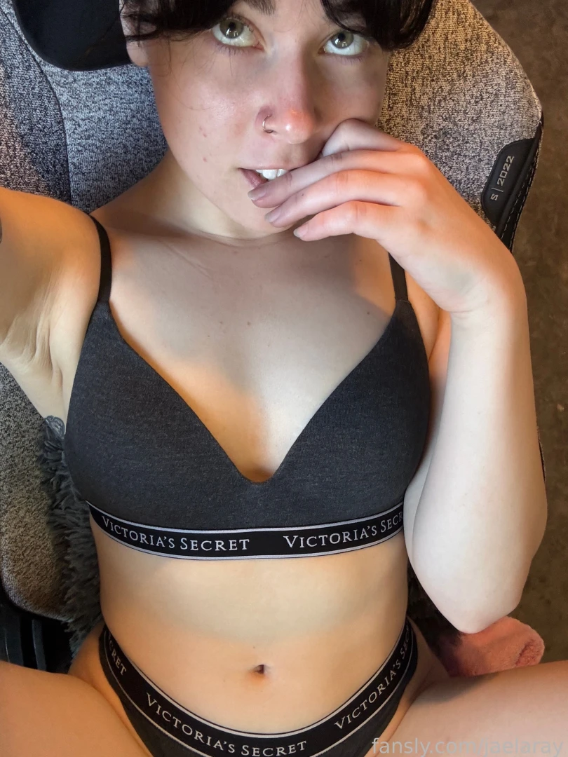 Happy saturday mwah mwah mwah fyp pale curves toned athletic part 1 