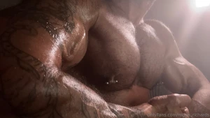 Lick daddy while he flexes