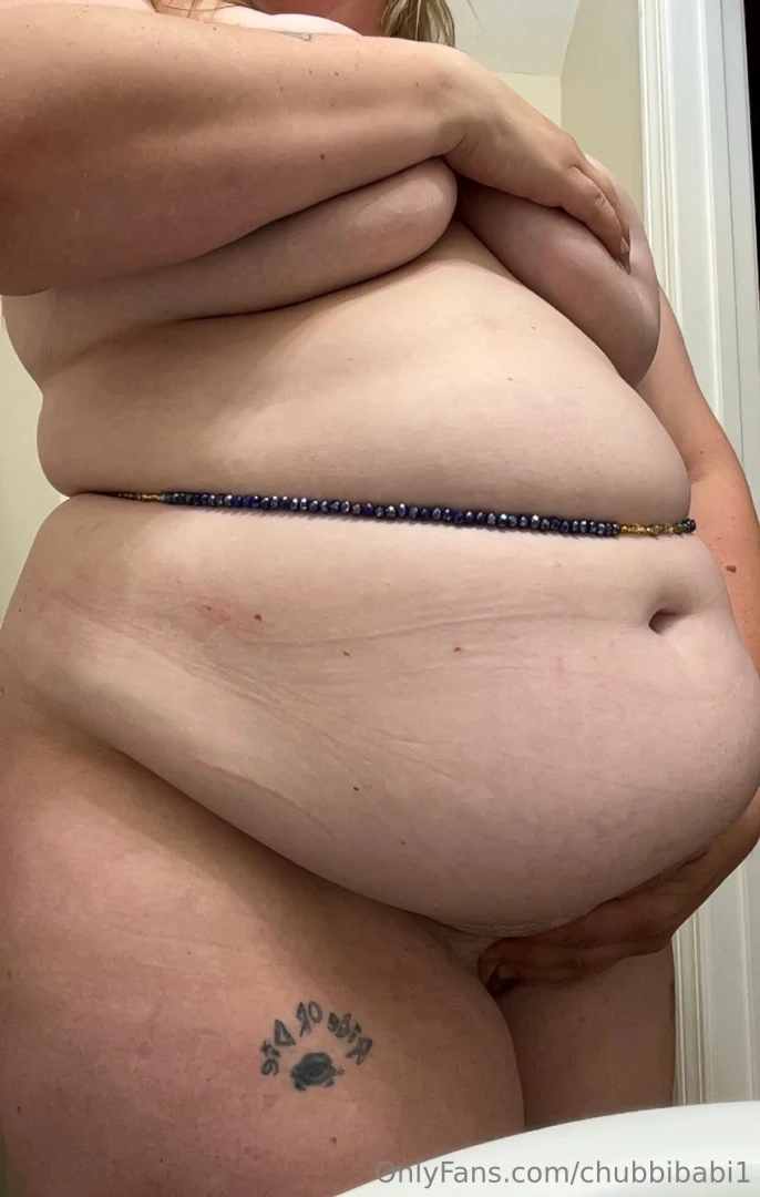 Bought a waist bead to monitor how bloated and fat i ve gotten 