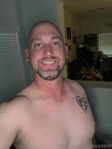 Been away for awhile but freshly shaved head and ready to go