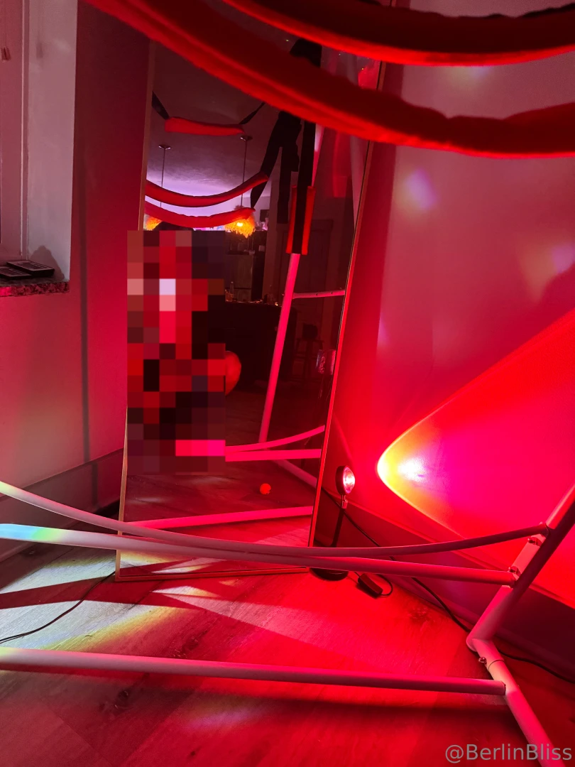 Gonna try out my new sex swing tonight kinda want an audience dm me if 