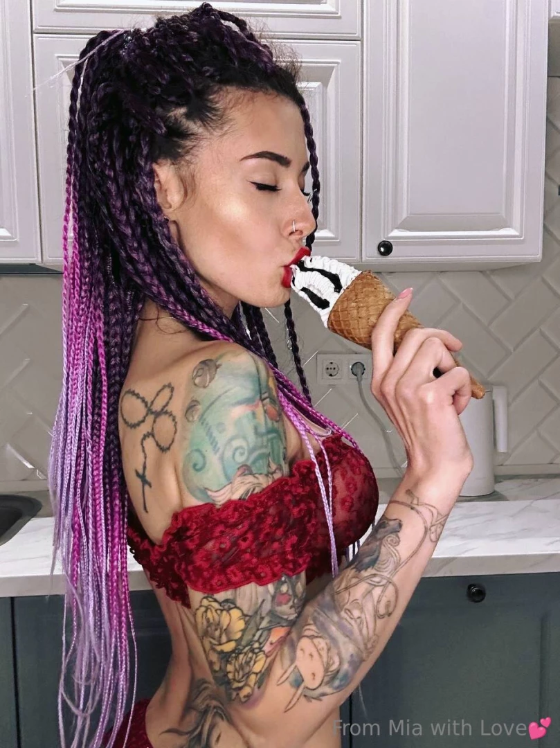 I love ice cream cones because my tongue always wants to get messy by part 2 