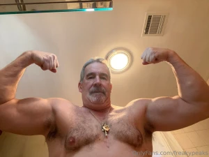 Happy v day to all my followers who love muscles on this old man more part 2