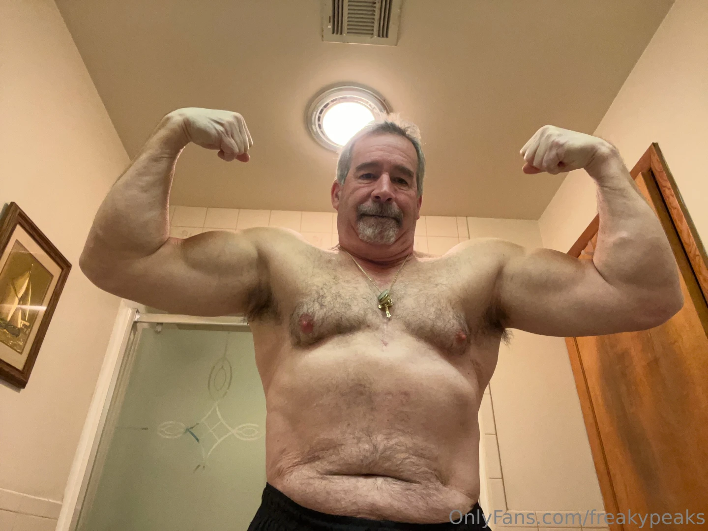 Woke up went to p feeling pumped and horny so i decided to flex hope 