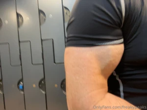 Back day we hitting 315 fir 3 reps fuk yes go heavy or go home getting