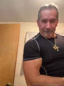 Hit chest and tris hard today felt like i was busting out of this