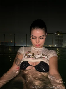 En la piscina juntos que dices