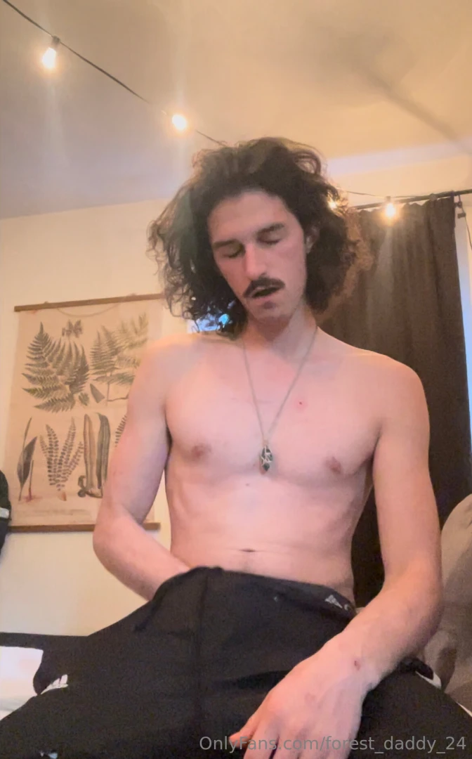 Happy friday who wants to watch me cum felt so good i needed this 