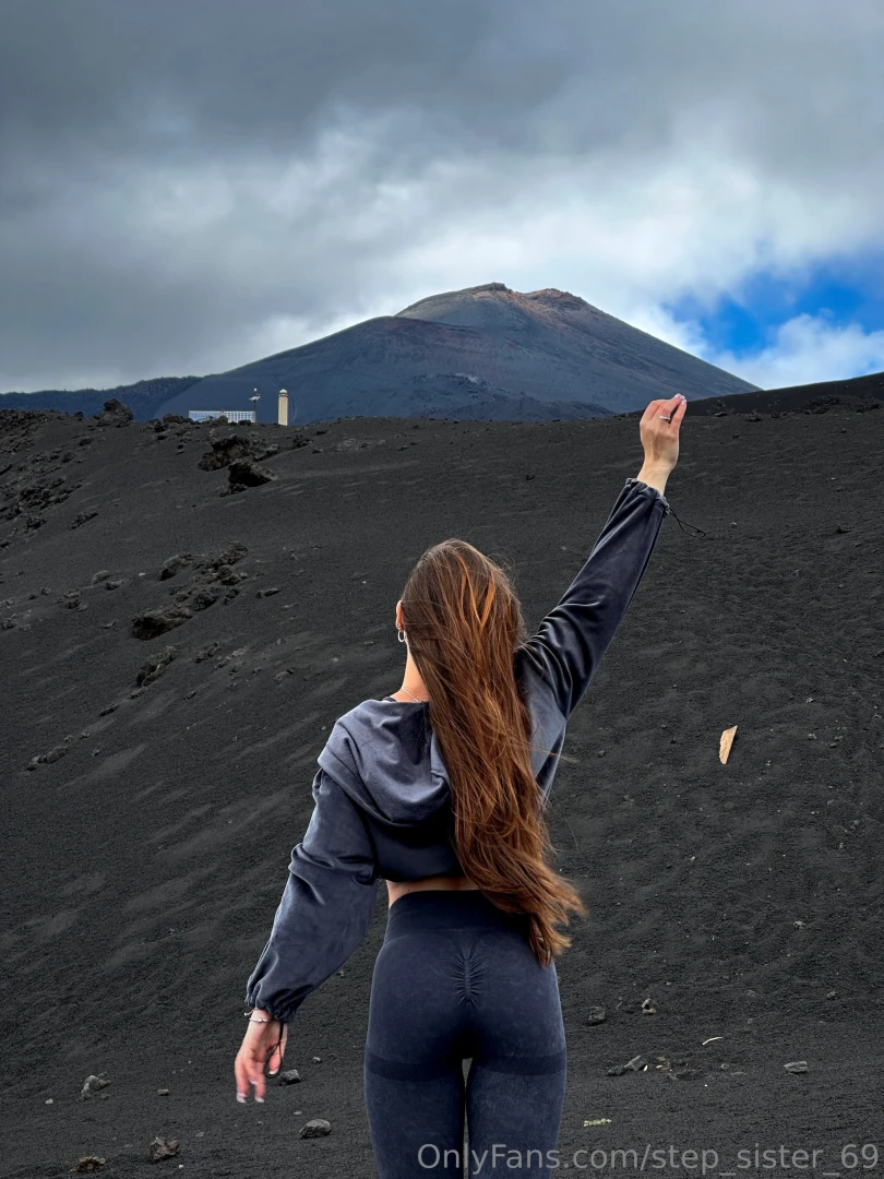 Standing on the edge between emptiness and myself have you ever heard 