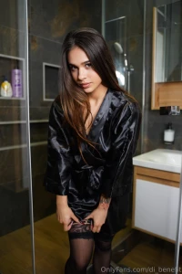 Every curve of my body tells a story you re sure to want to know part 1