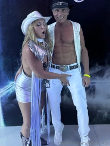 As we get ready for another sexy night missbehavinxoxo said that she