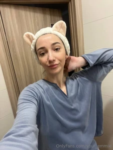 I know i look a little silly in this headband but trust the process