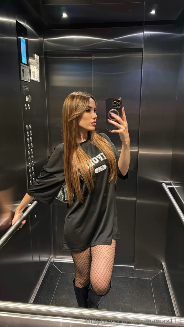 Hola amor que haces hablamos 