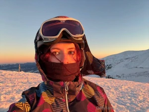 I know i might look like a hot girl but let me tell you i m all about