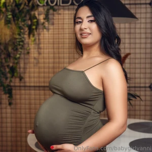 Her pregnant amyrafayth boobs are full are you ready to get splashed