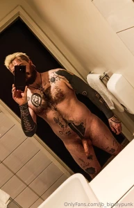 Have some more hotel mirror selfies i totally forgot about part 1