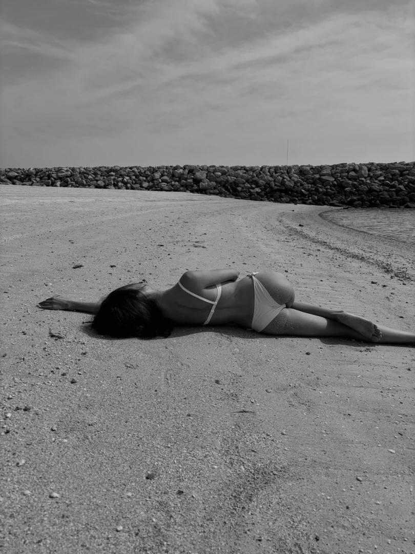 Black and white pictures are love 