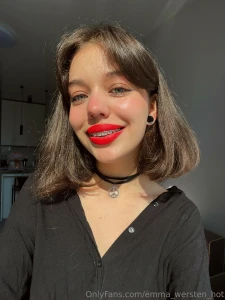 Do you think red lipstick suits me