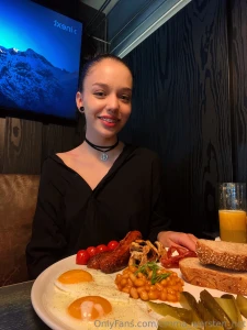 I just love english breakfast i want to know more about you so write