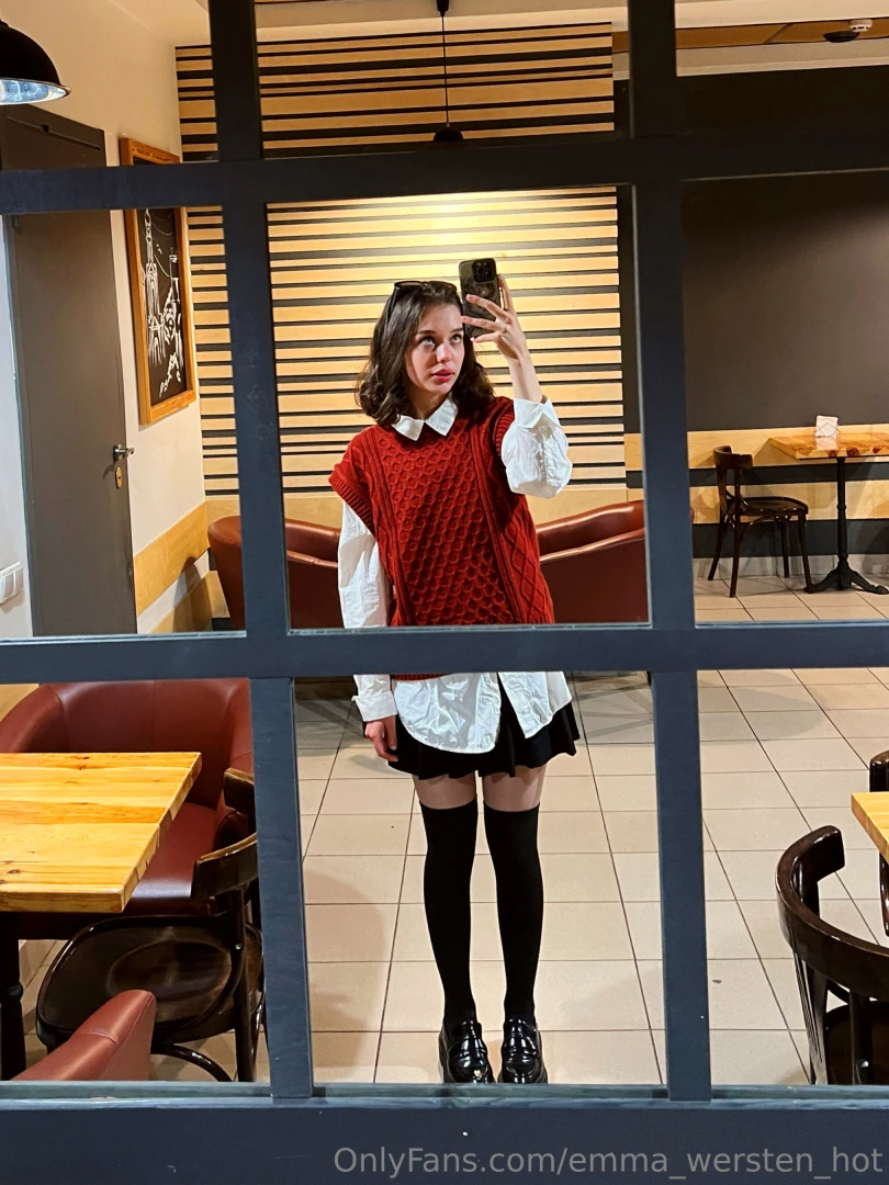 It s lunch break at the university so i went to drink coffee do you 